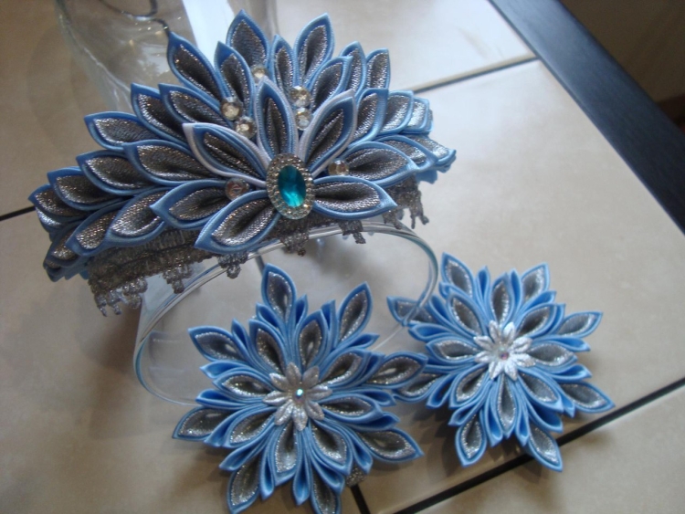 Заколки канзаши на новый год