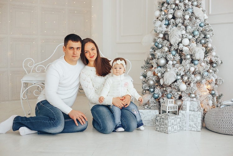 Образы для семейной фотосессии в студии