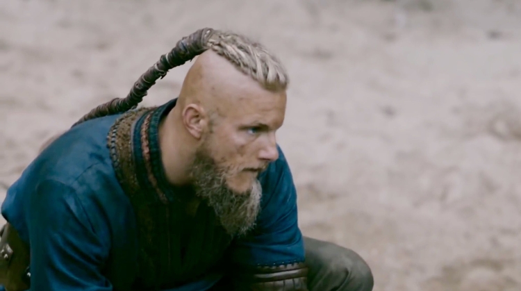 Бьерн Викинги прическа