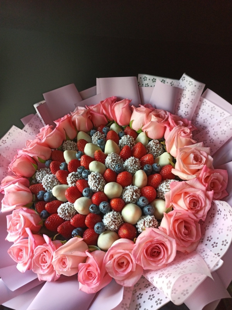 Сладкий букет для женщины