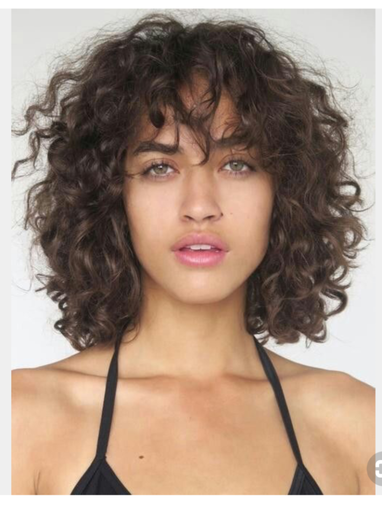 Curly Bob модель
