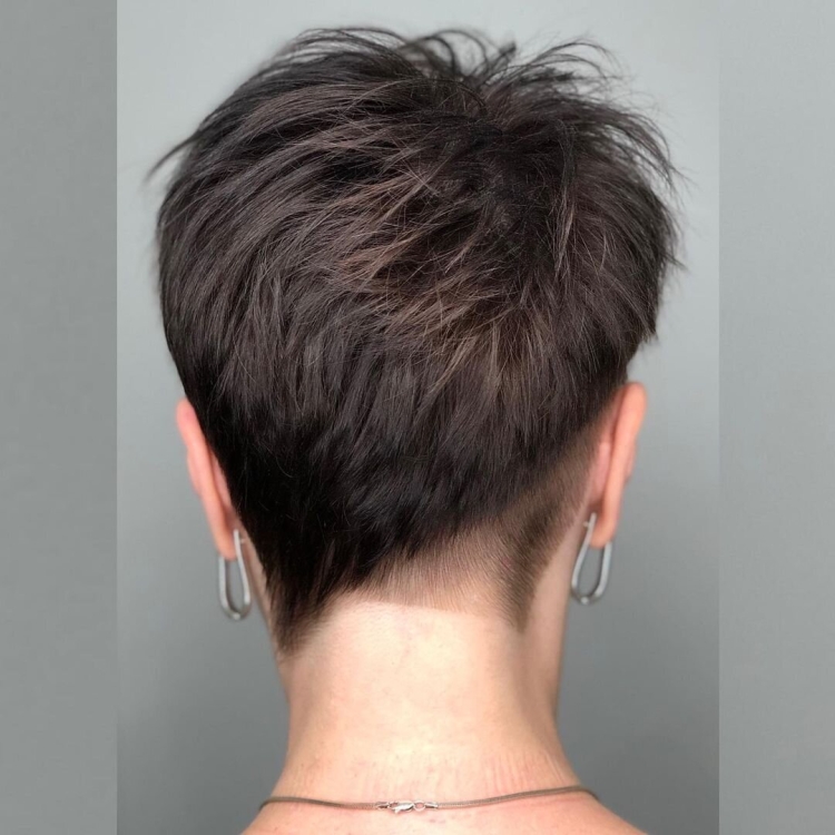 Пикси затылок косой