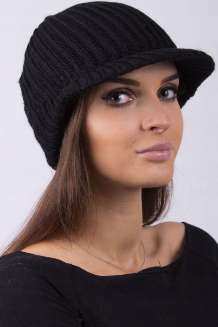 Женские шапки с козырёчком