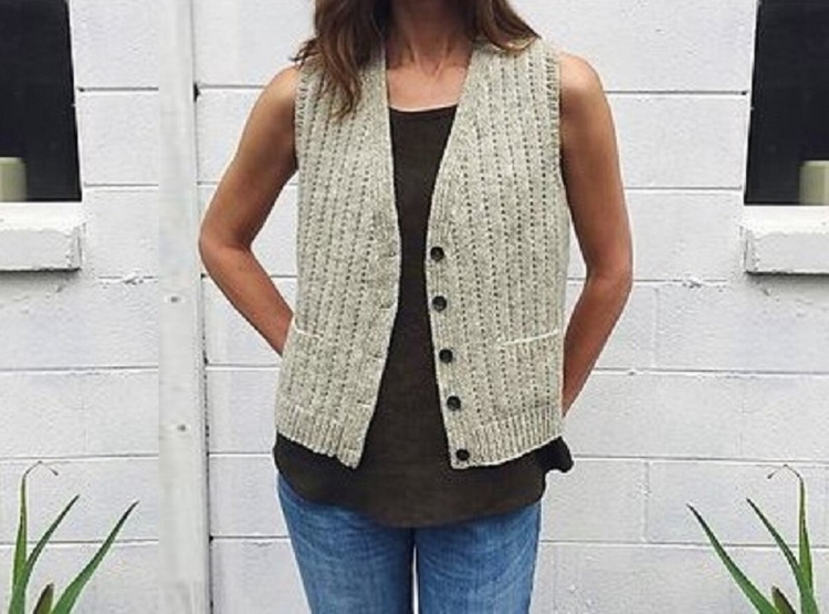 Жилет оверсайз на пуговицах