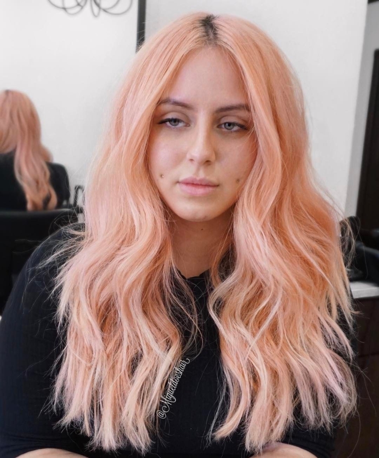 Нежно персиковые волосы