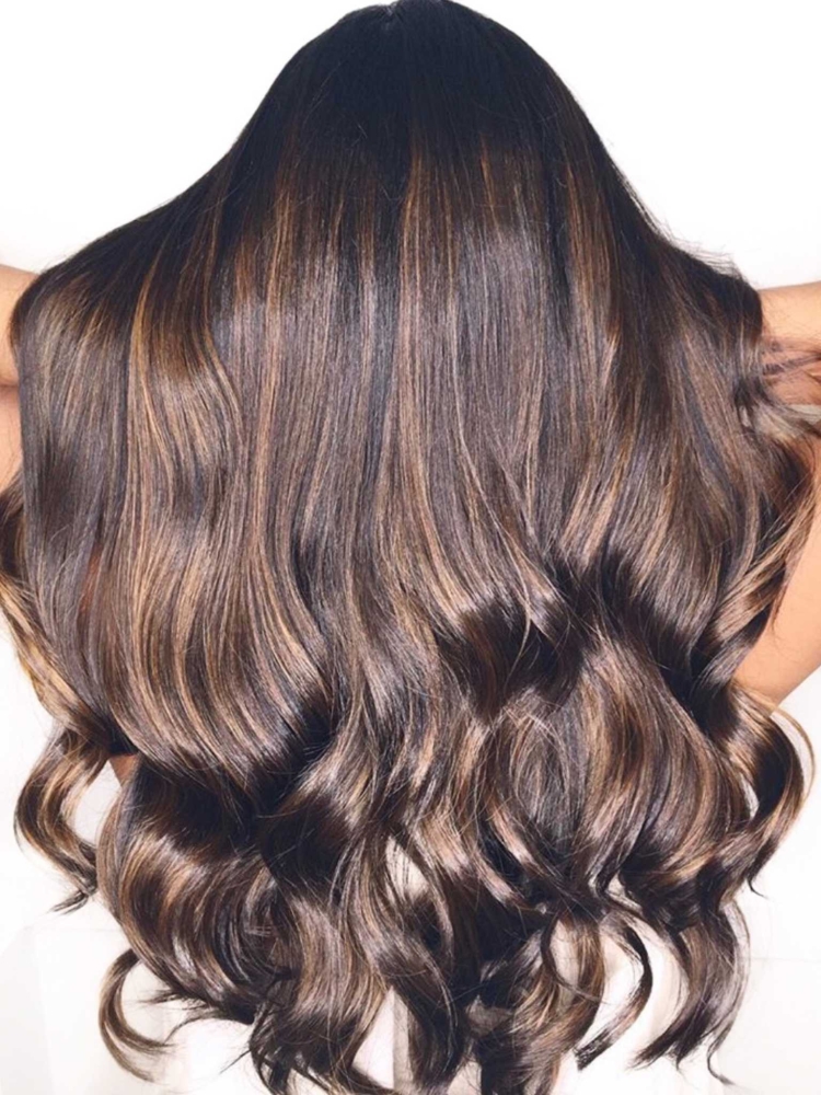 Лёгкий балаяж на тёмные волосы