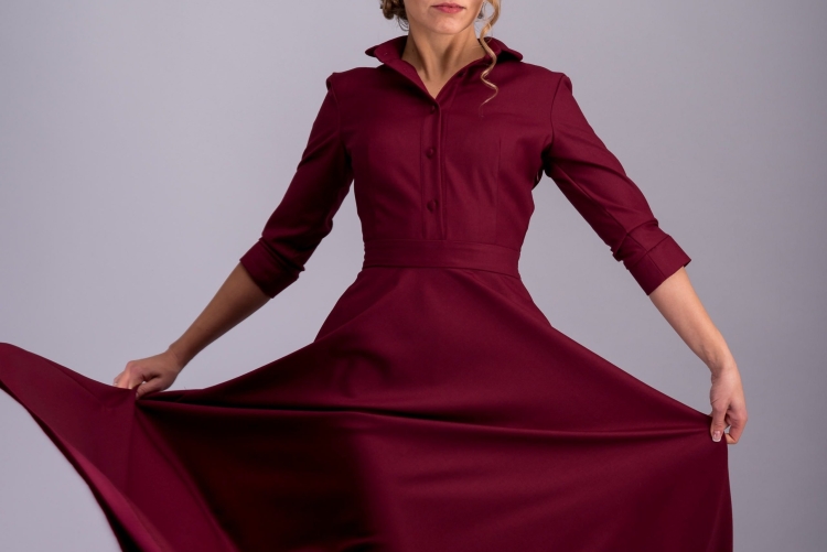 Бордовый цвет в одежде