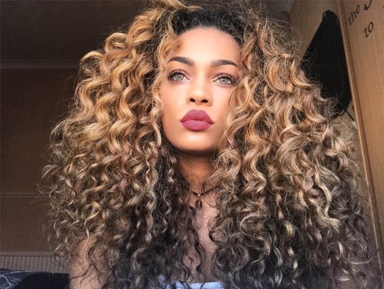 Афро кудри Ханна