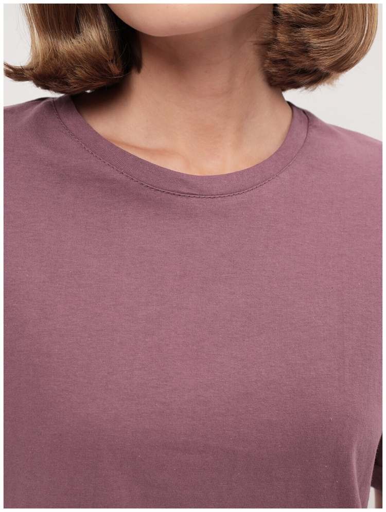 Брусничная футболка