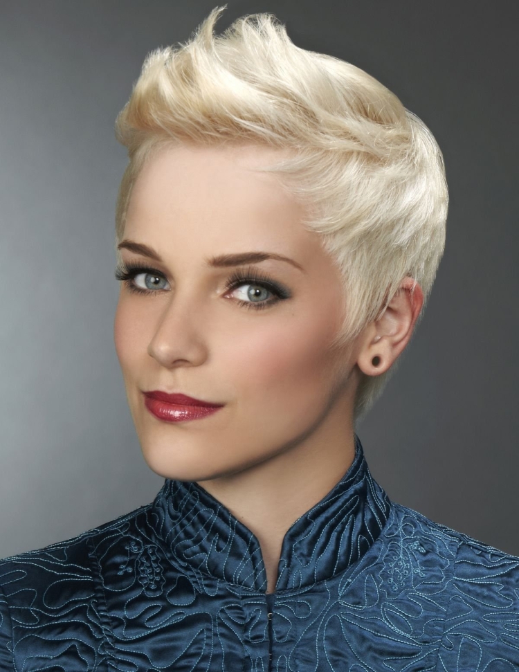 Модные ультракороткие стрижки 2022