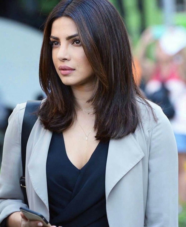 Приянка Чопра стрижка