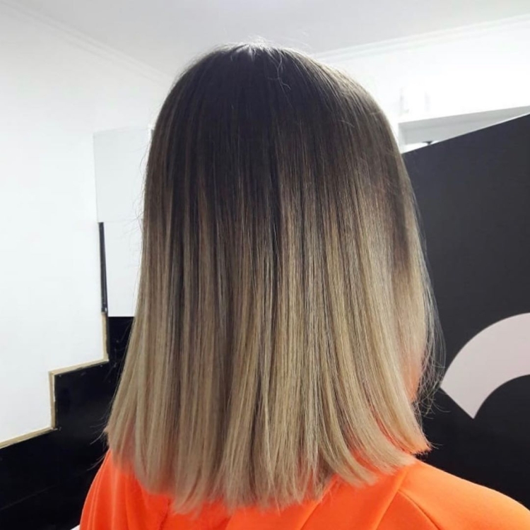 Каре с осветленными кончиками