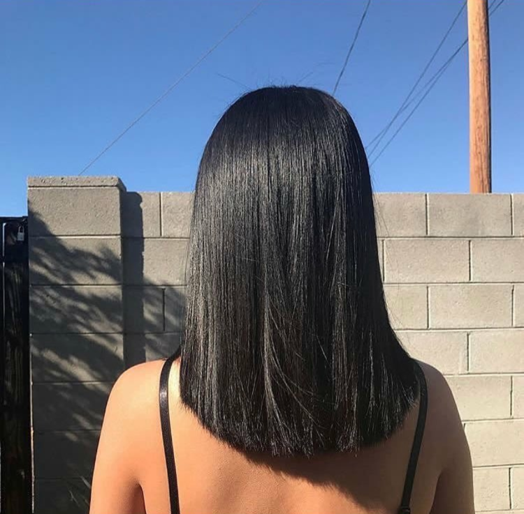 Удлиненное каре на черные волосы