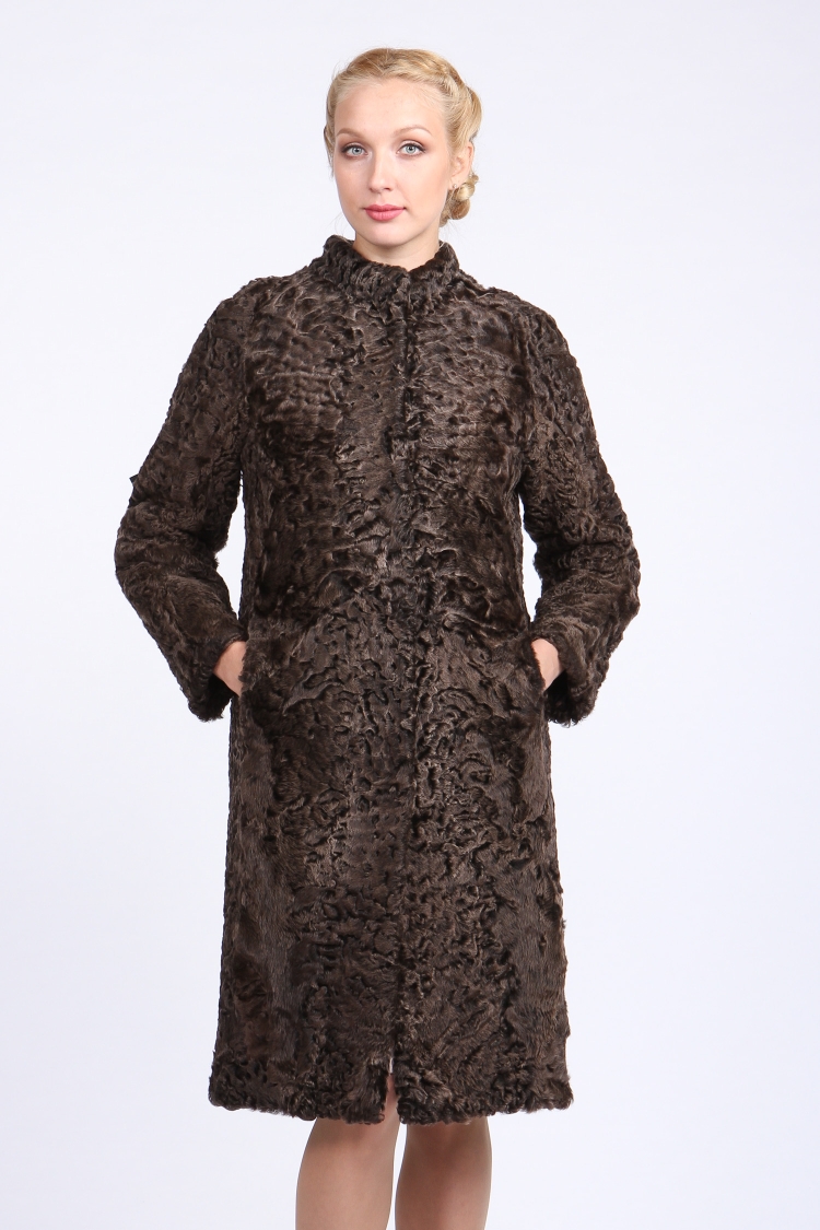 Шуба из каракульчи коричневая
