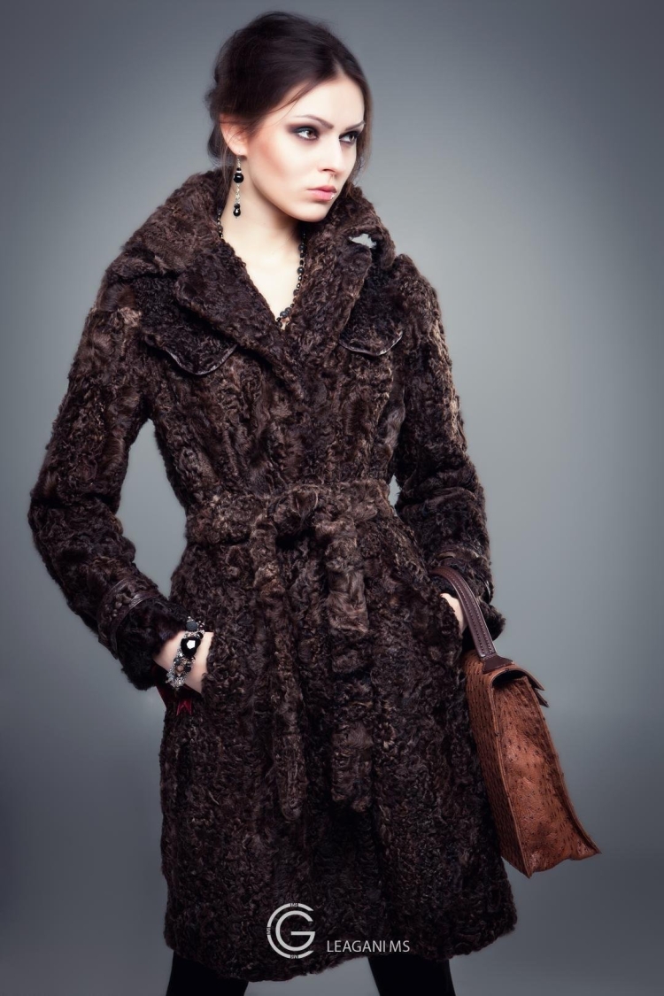 Шуба из каракуля 2022