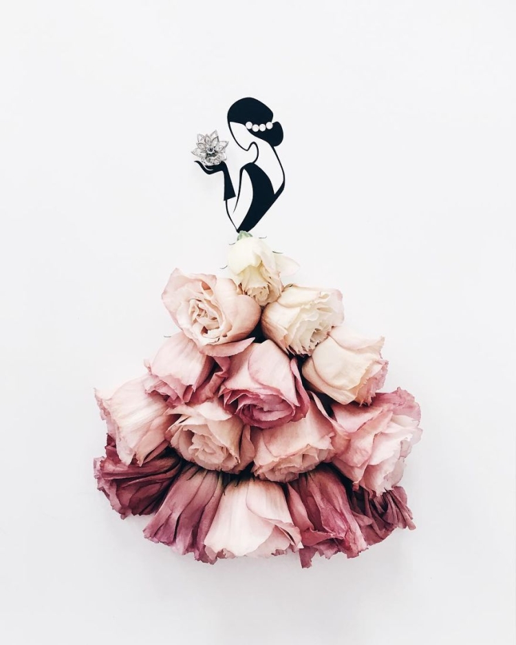 Платье из лепестков цветов