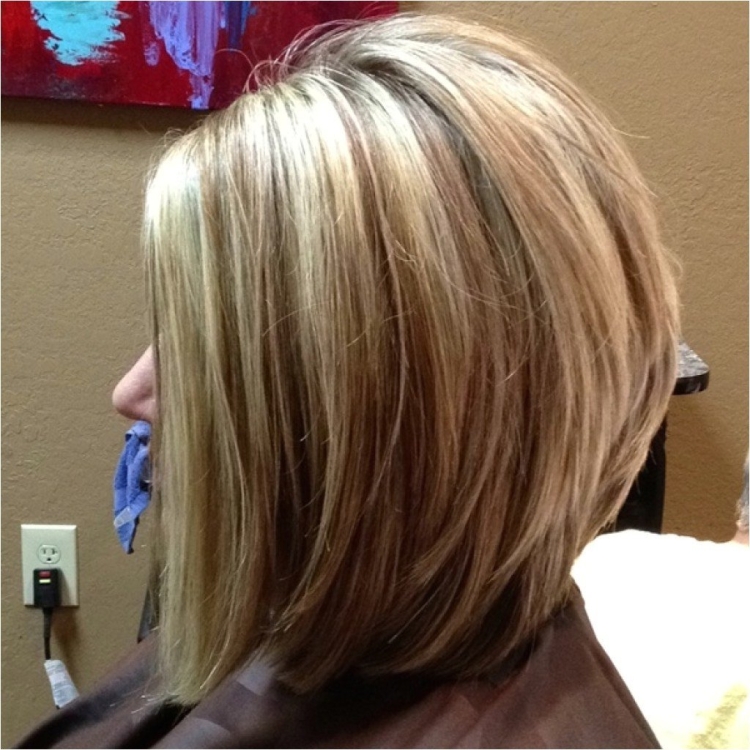 Каре Боб градуированное мелирование