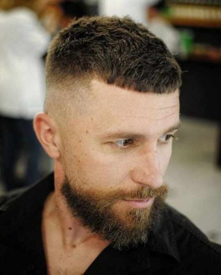 Стрижка кроп мужская Цезарь