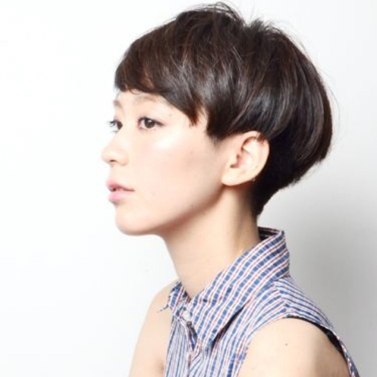 Стрижка шапочка Гарсон на короткие волосы