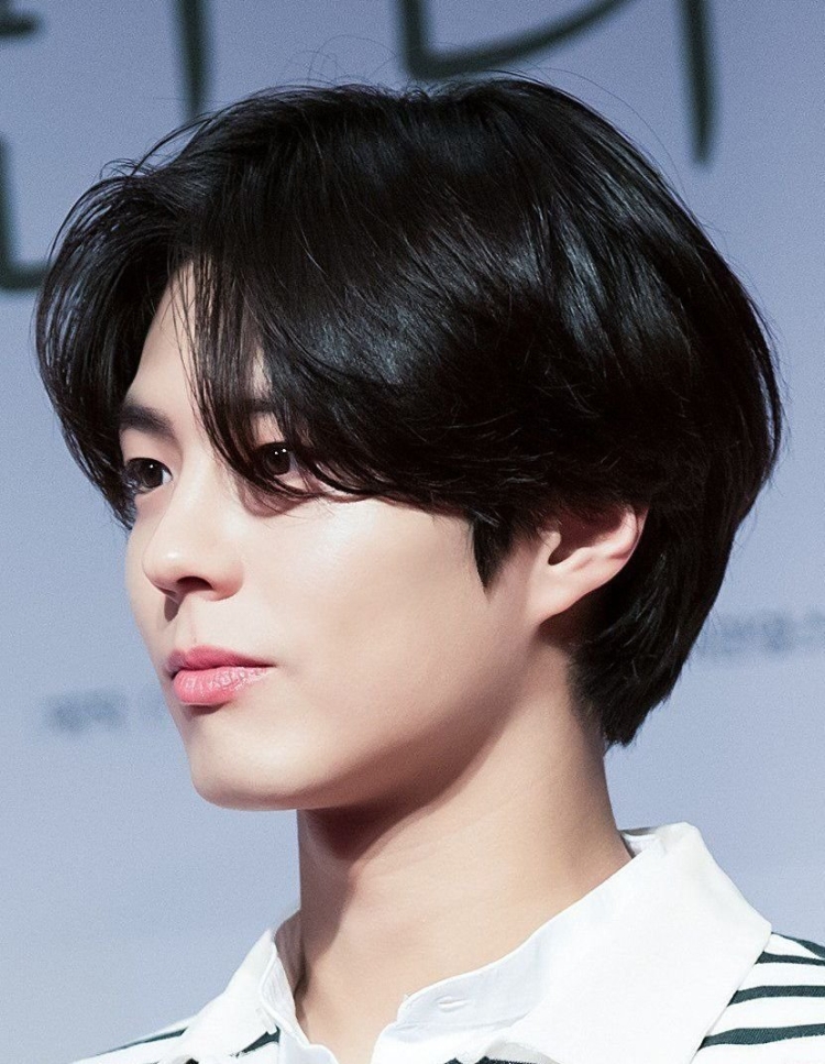 Пак бо Гом с короткой стрижкой