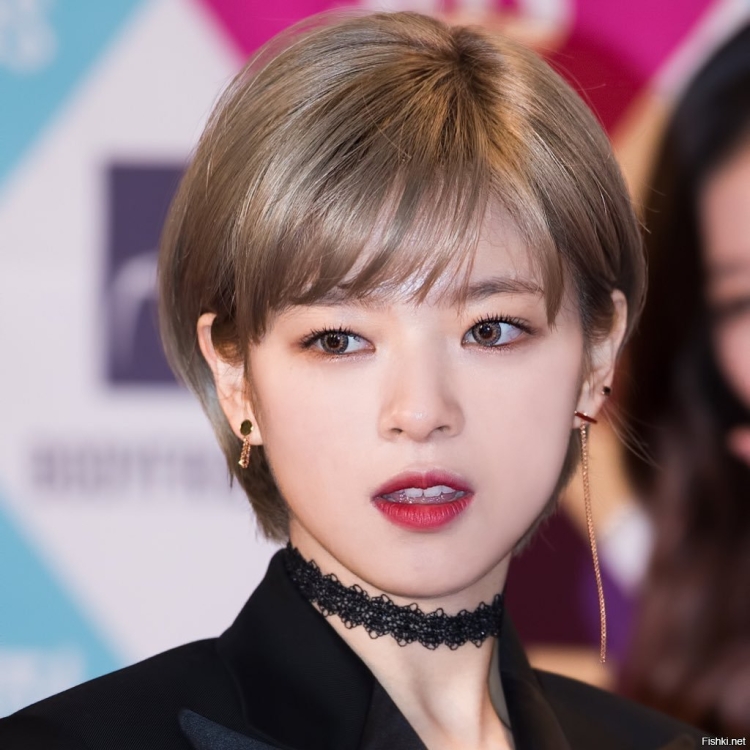 Твайс чонён стрижка