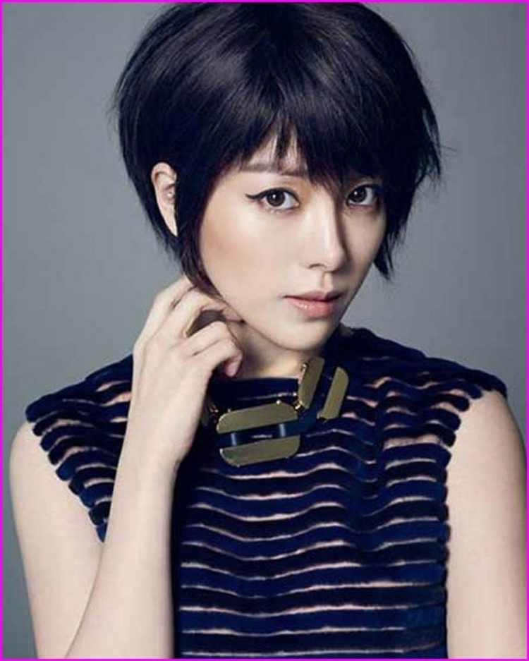 Актриса Юн Чжун Хи