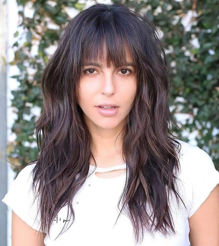 Стрижка Шег на длинные волосы с челкой