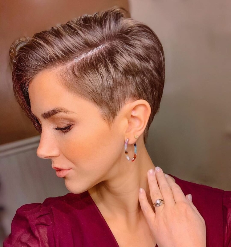 Стрижка Пикси 2022