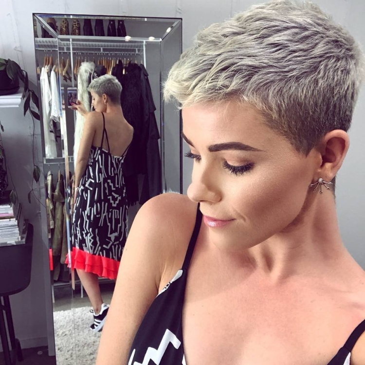 Ультракороткая стрижка Пикси