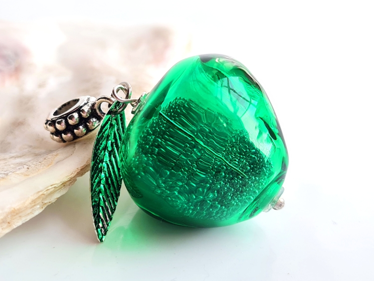 Изумрудное яблоко