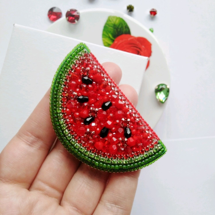 Брошь Арбуз из бисера