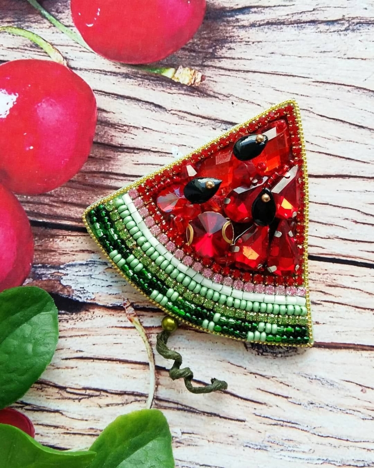 Брошь Арбуз из бисера