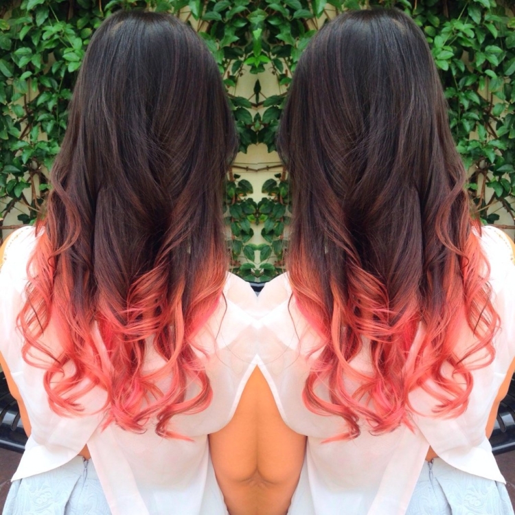 Яркие кончики на темных волосах