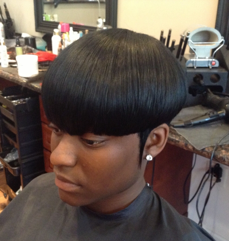 Стрижка грибочек женская