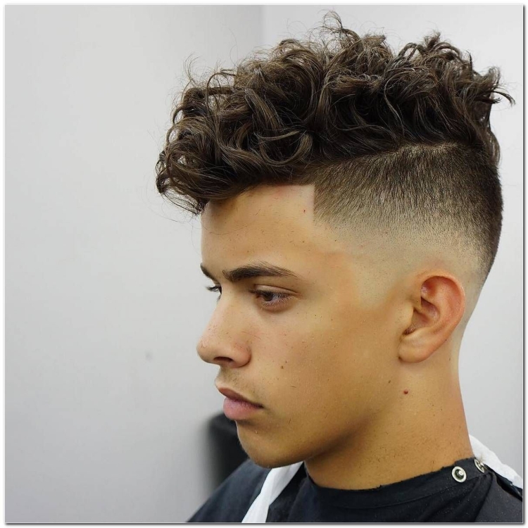 Curly Undercut стрижка