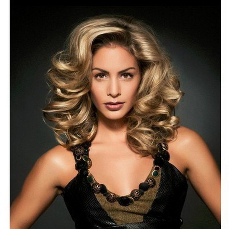 Локоны на средние волосы