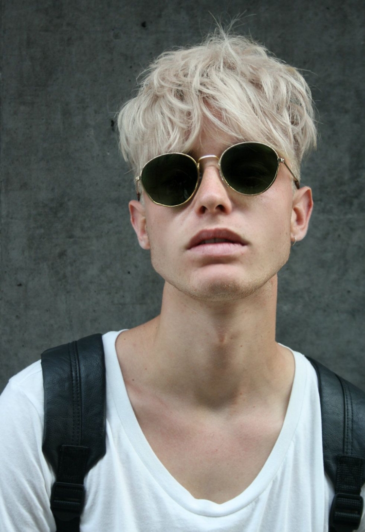 Короткие стрижки для блондинов