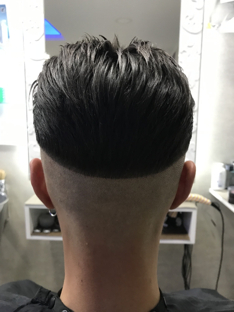 Стрижка горшок сзади