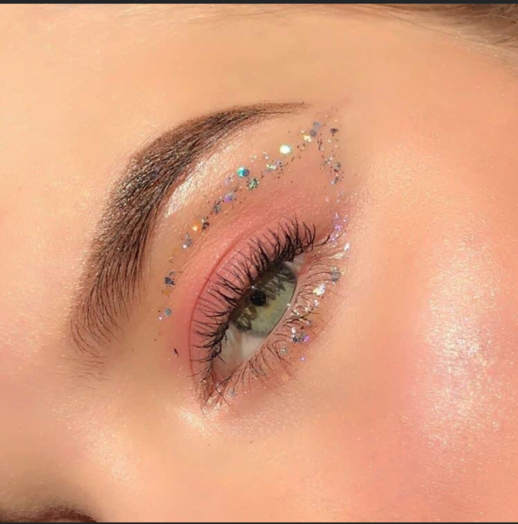 Макияж с блестками