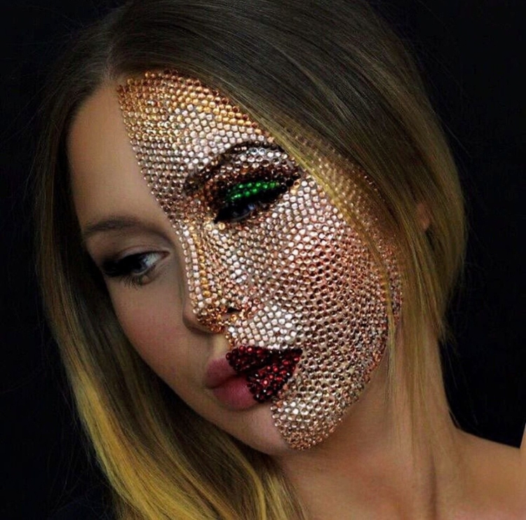 Стразы на лицо