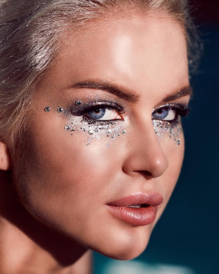 Фантазийный макияж с блестками