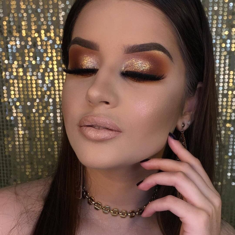 Вечерний макияж с блестками