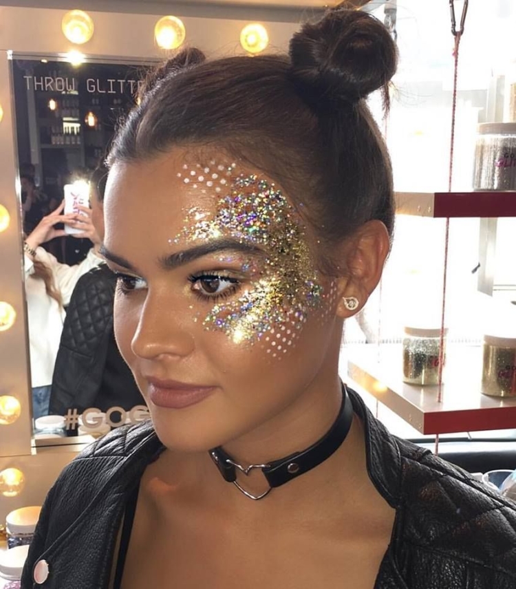 Макияж со стразами