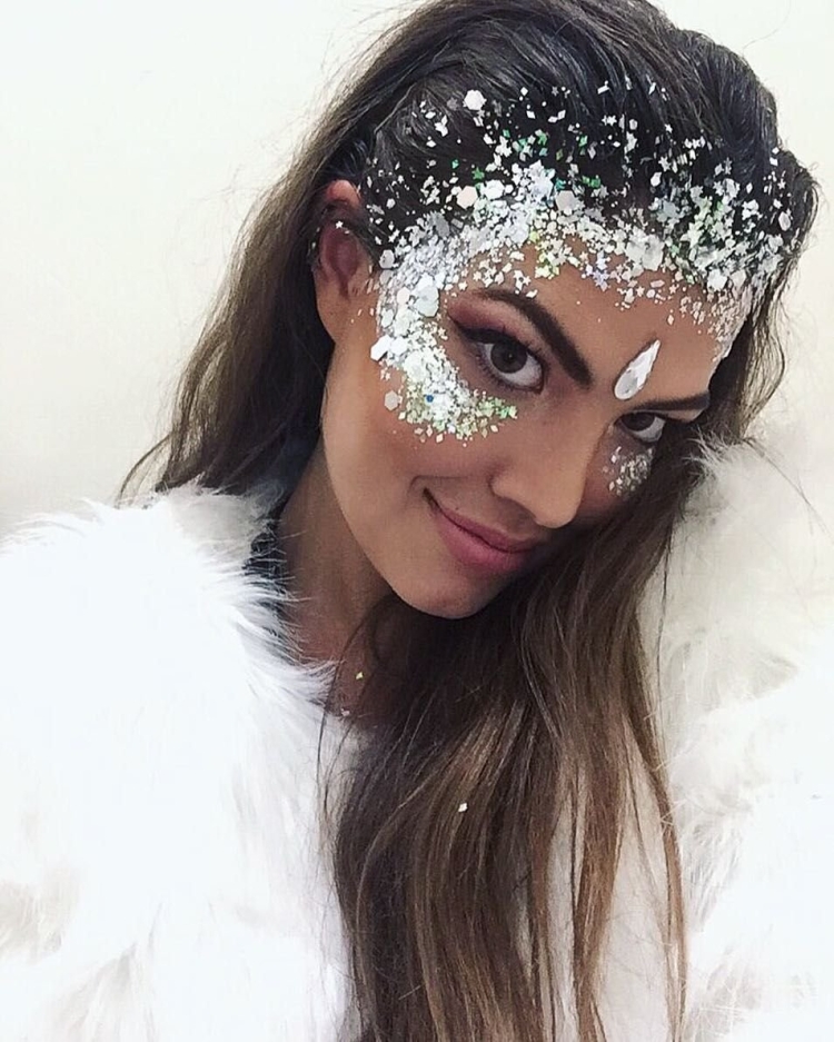 Мейкап с блестками на лице