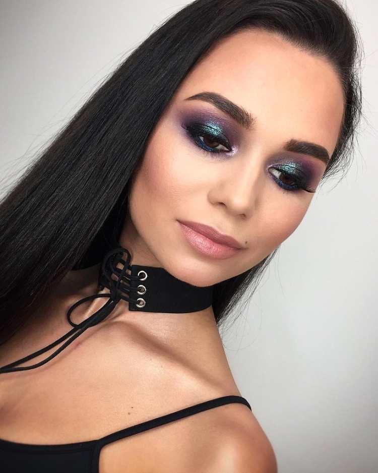 Яркий клубный макияж