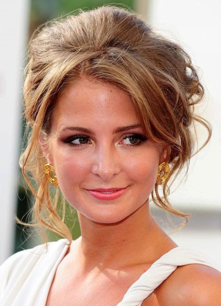 Прическа на "редние волосы