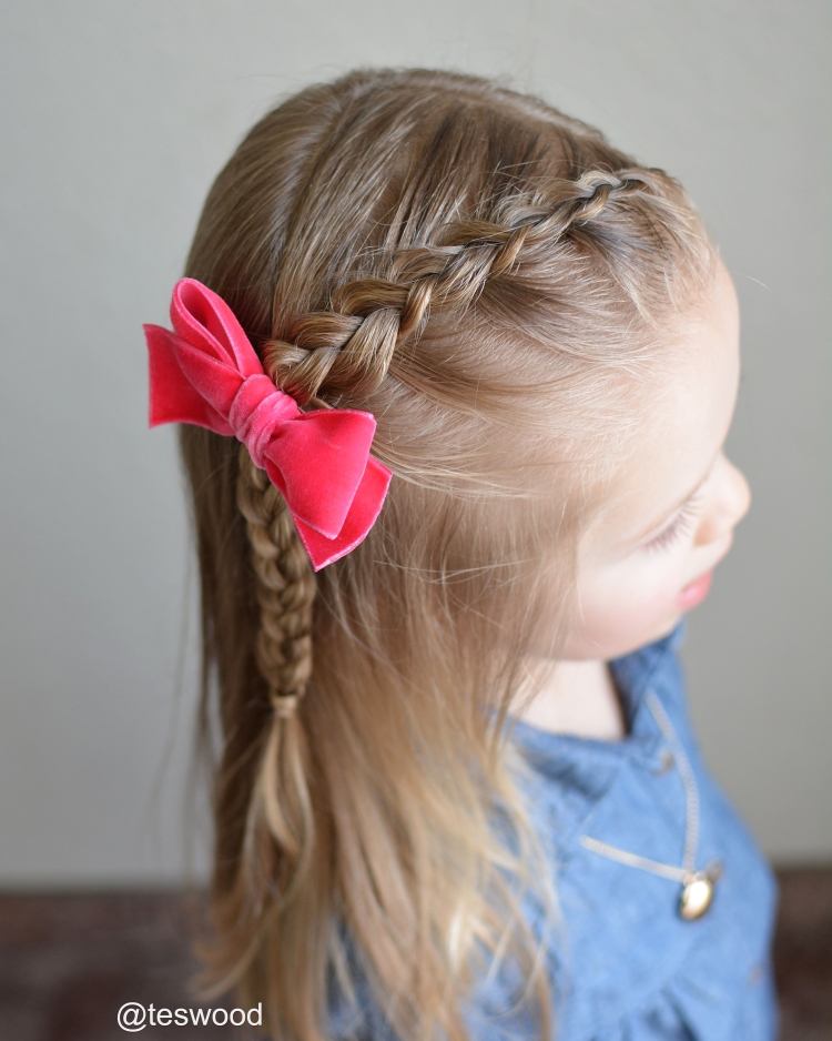 Легкая детская прическа для девочки