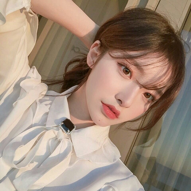 Корейская челка айдолов