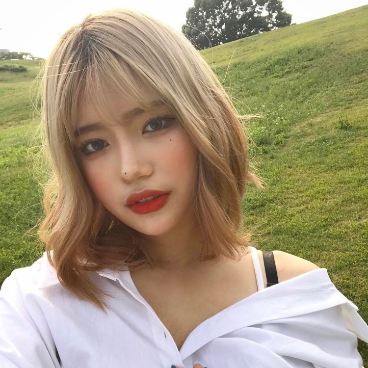 Азиатские девушки со светлыми волосами