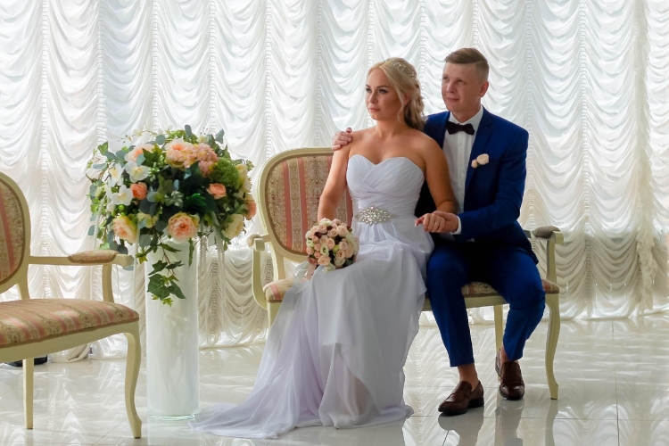 Прическа на роспись в ЗАГСЕ